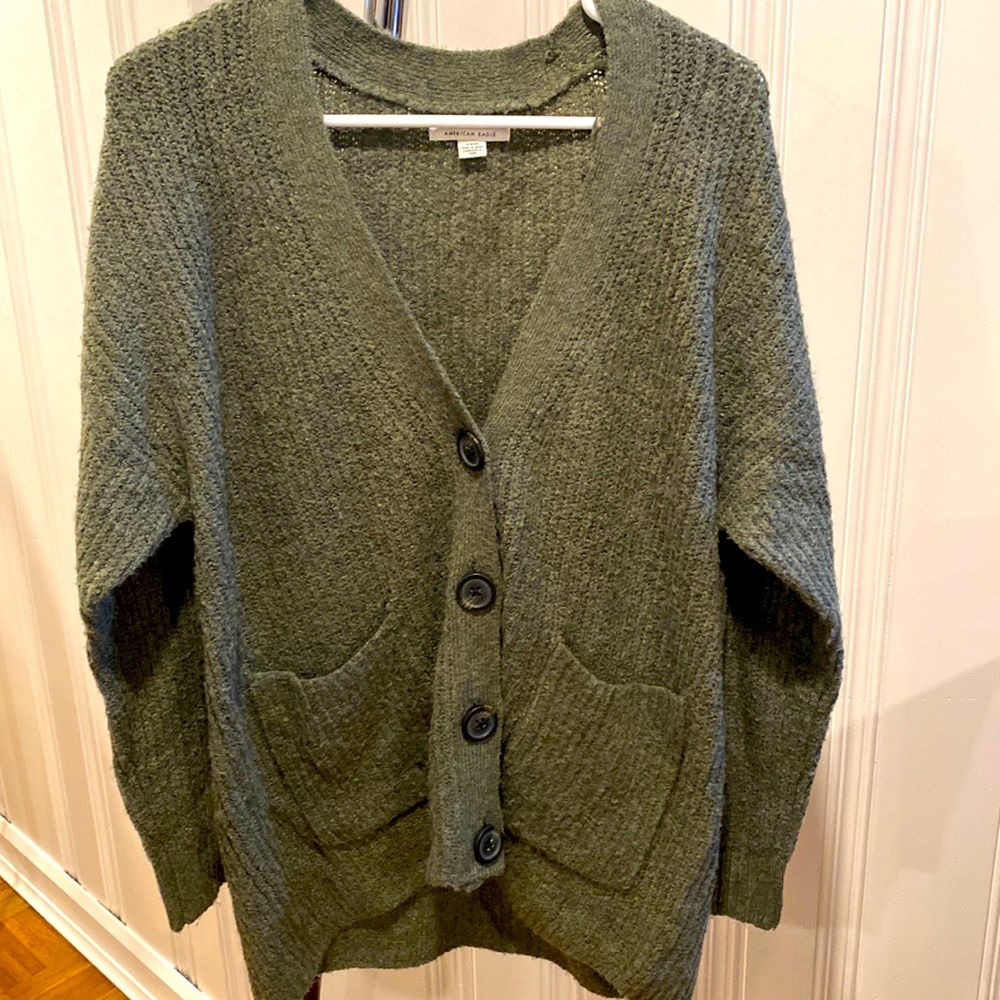 Like new! Women’s American Eagle cardigan.
